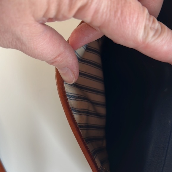 DOONEY & BOURKE Navy Crossbody Tan Leather Trim Adjustable Strap - Picture 4 of 15